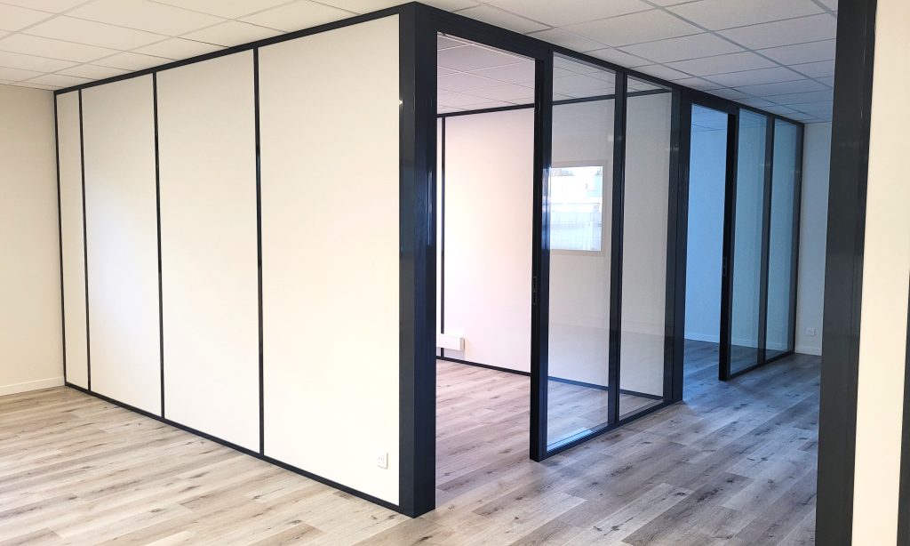 Cloisons modulaires pleines ©SOPLAC EUPHONIE