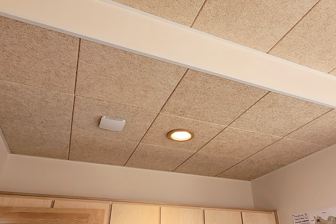 Plafond en fibres bois | Crédit photo : SOPLAC EUPHONIE